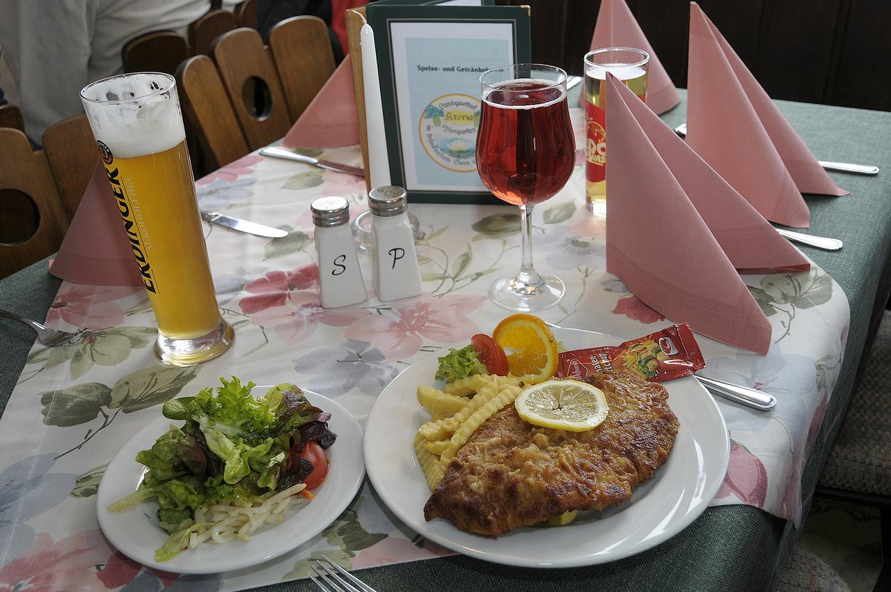 Landgasthof Krone Pleinfeld Bagian luar foto